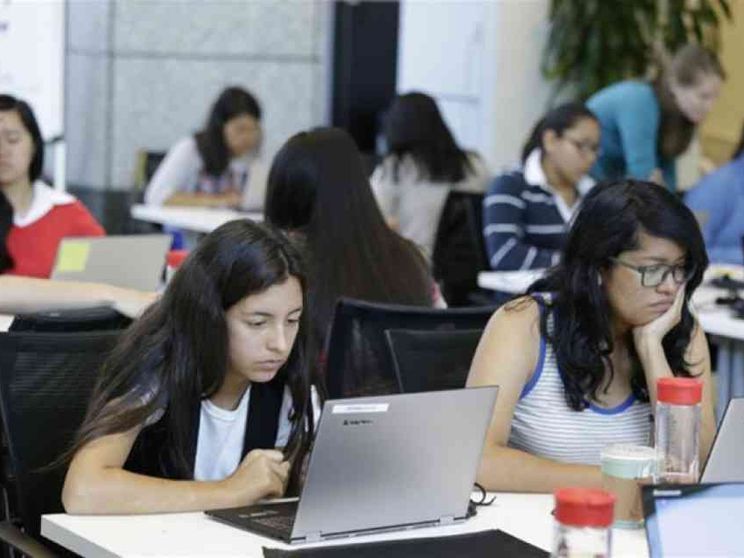 Le aziende puntano su risorse junior da formare e far crescere