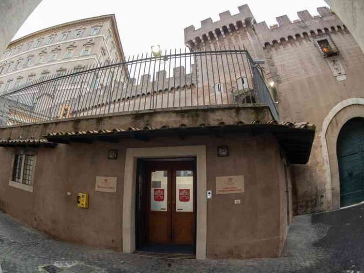 Nell'ambulatorio vaticano tamponi gratis per poveri. E il 15 Messa col Papa