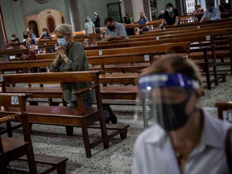 Messe, catechesi, carità: come vivere la parrocchia messa alla prova del Covid