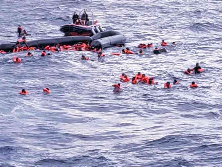 Le milizie spingono altri barconi. E l'Ue collabora ai respingimenti