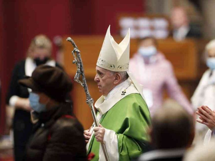 Il Papa: i poveri sono al centro del Vangelo, serve il coraggio dell'amore