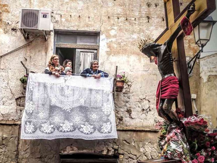 Anche l'Africa si affida al Cristo nero