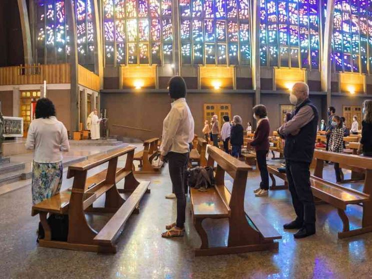 Non soltanto parole o silenzi. A Messa conta anche il corpo