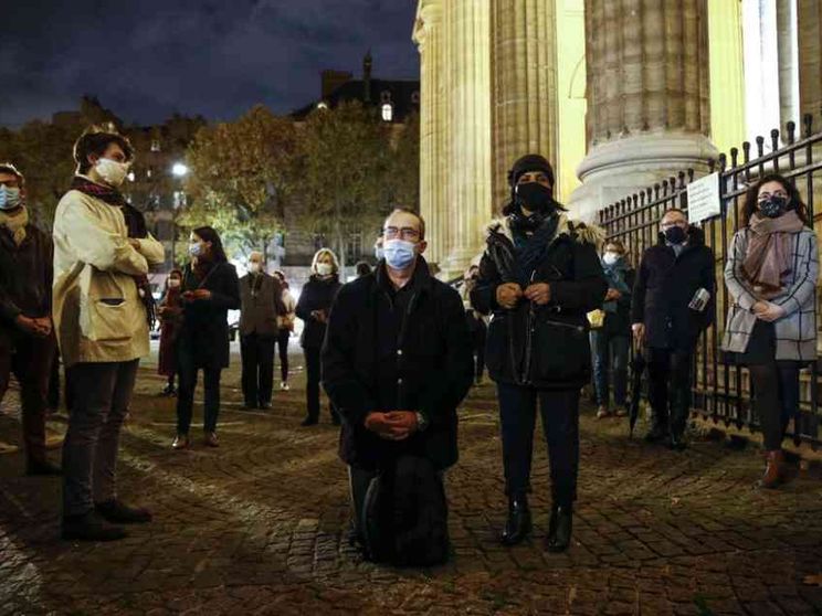 Il governo francese dovrà rivedere il limite dei 30 fedeli a Messa
