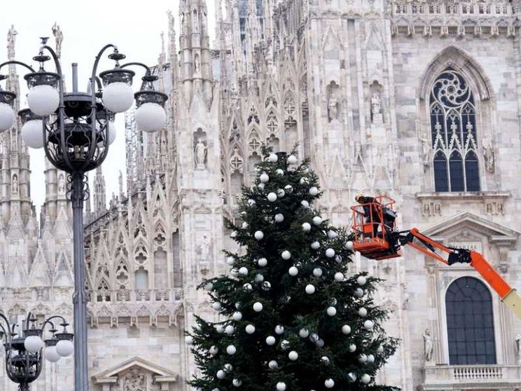 La Cei: Messe di Natale in orario compatibile con il coprifuoco