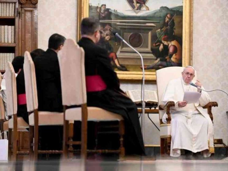 Papa Francesco: questo mondo ha bisogno di benedizione