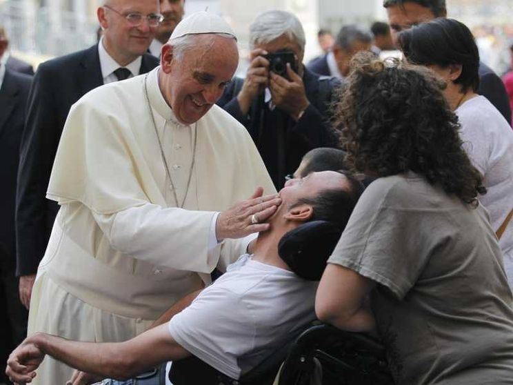 Papa Francesco: la fragilità appartiene a tutti