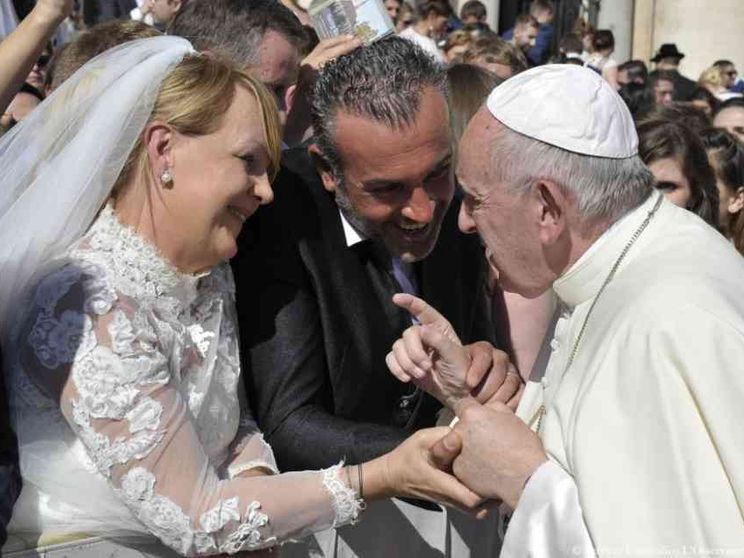 Matrimoni misti, eucaristia, preghiera comune. Un vademecum con le regole