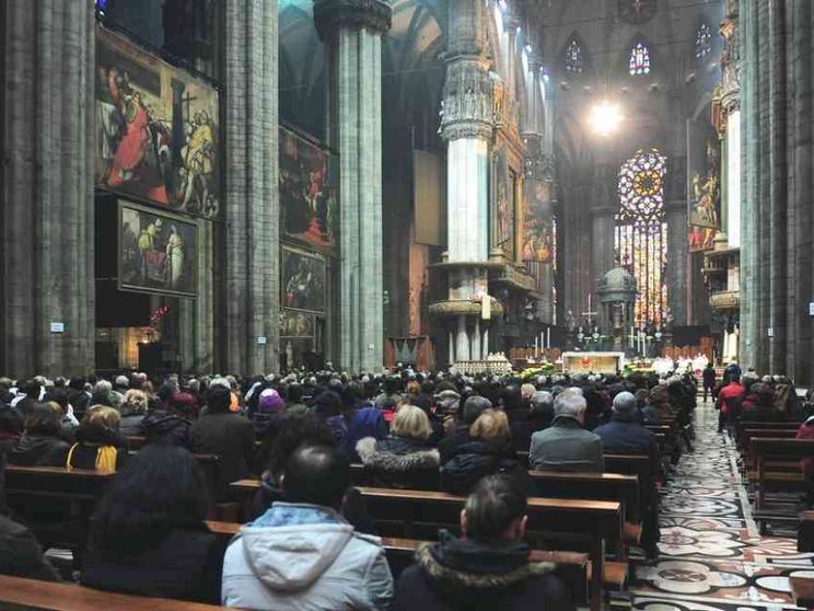 Non udenti, l’Immacolata porta a Messa lingua dei segni e sottotitoli