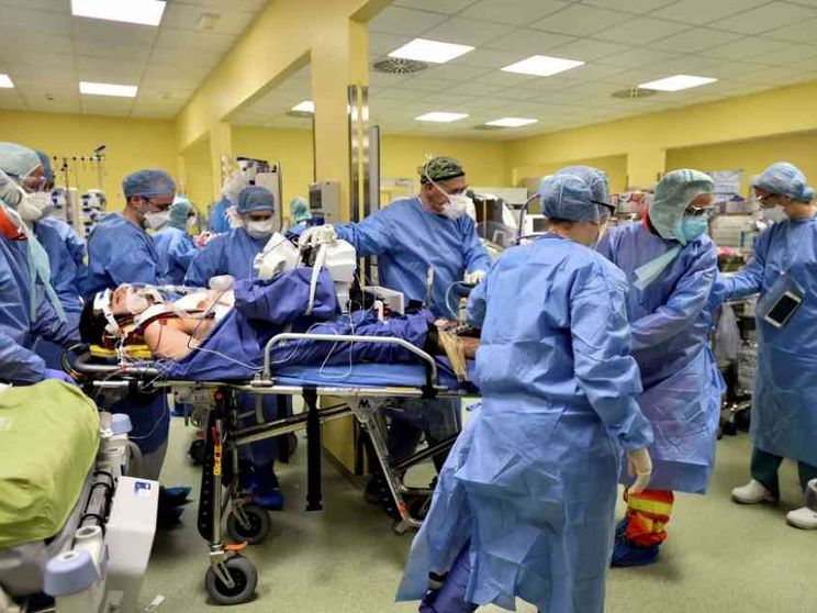 14.842 nuovi casi e 634 decessi. Morti pure altri 4 medici, in totale 237