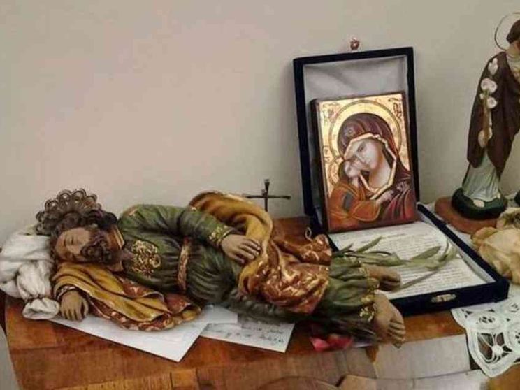 La devozione e l’affidamento di papa Francesco a san Giuseppe «dormiente»