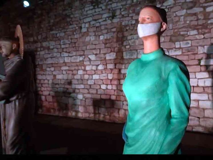 Nel presepe di Assisi anche la statua che riproduce un'infermiera