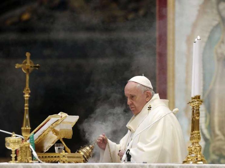Il Papa: lo stile di Dio è benedire, donarsi