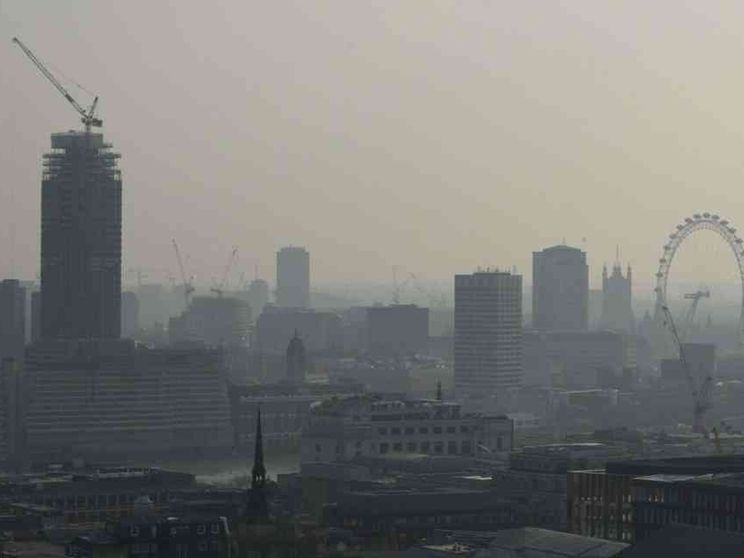Londra, inquinamento causò la morte di una bimba. «Sentenza storica»