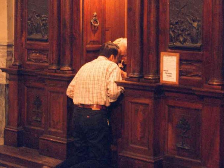 In questo Natale (anche) assoluzione generale e comunitaria