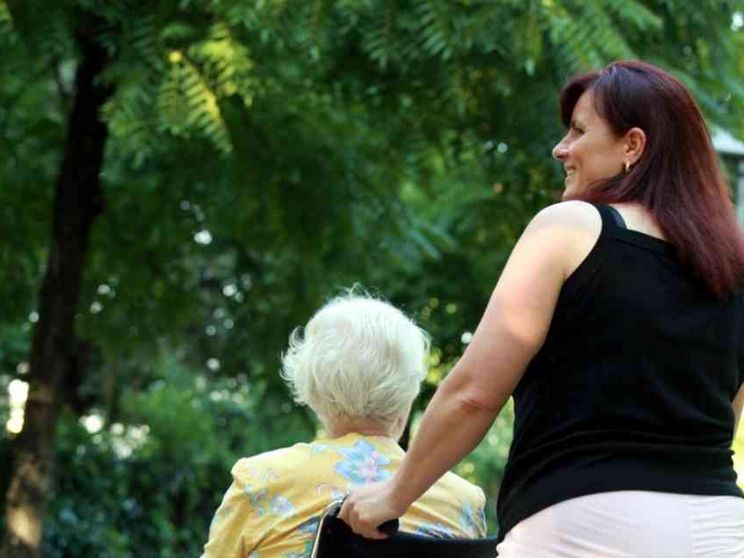 Colf e badanti, il circolo virtuoso delle agevolazioni contro il nero