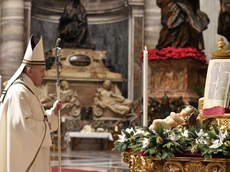 Il Papa: Gesù è nato scartato. Ed esorta a non perdersi d'animo