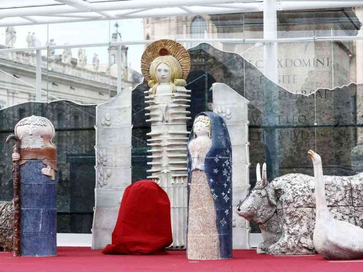 Da Greccio a piazza San Pietro, anche noi dentro il presepe
