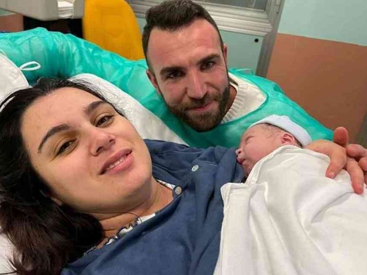Il primo bimbo dell'anno: Ilary. Alessio vince a Milano