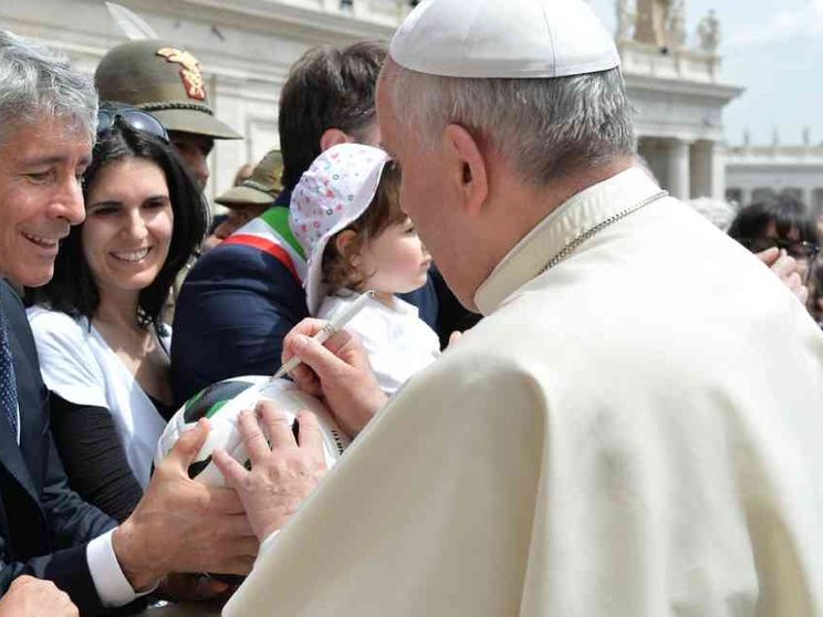 Papa Francesco: io, il calcio e il mio pallone di stracci in Argentina...