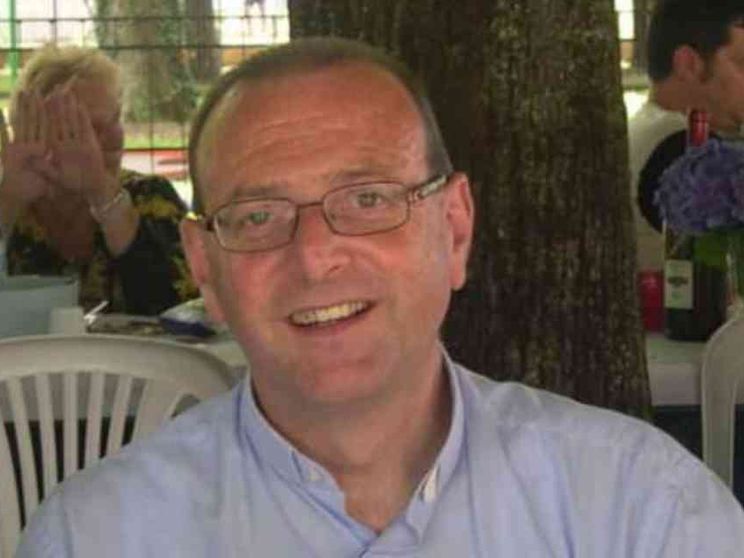 Como: don Alfredo, che in ospedale ha chiesto «dal vetro, ma assolvetemi»