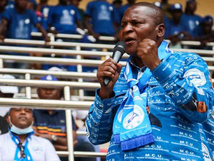 Touadéra proclamato vincitore. E i ribelli occupano una città.