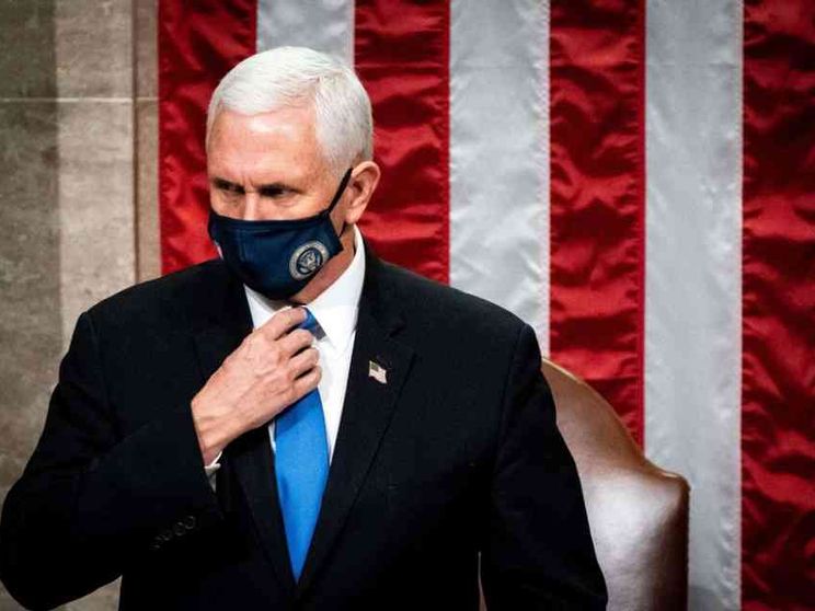 Ora c'è chi invoca il 25° emendamento e i poteri a Pence