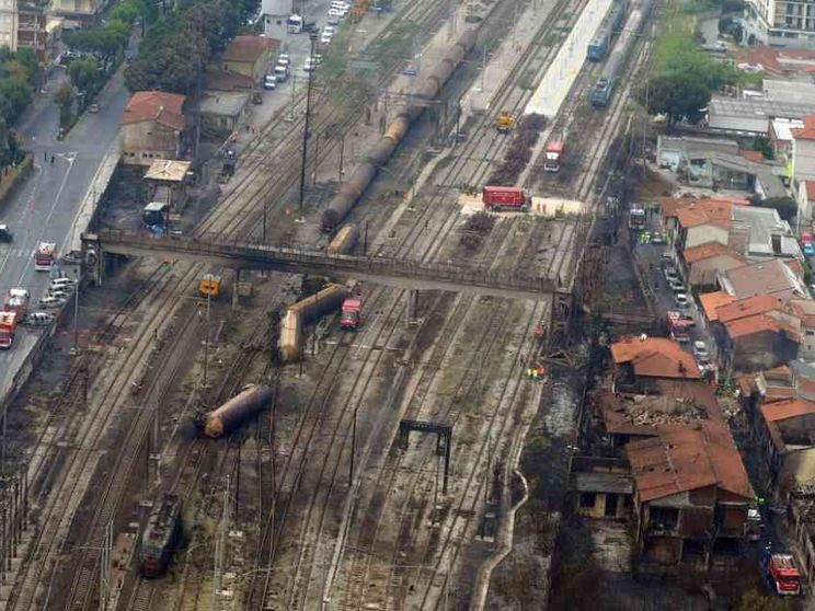 Strage di Viareggio, prescritti gli omicidi colposi. Si torna in Appello