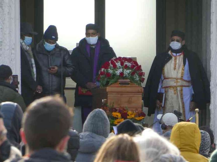 L'addio commosso della comunità trentina ad Agitu, la pastora etiope uccisa