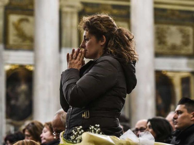 «Le donne accedano ai ministeri del lettorato e dell'accolitato»