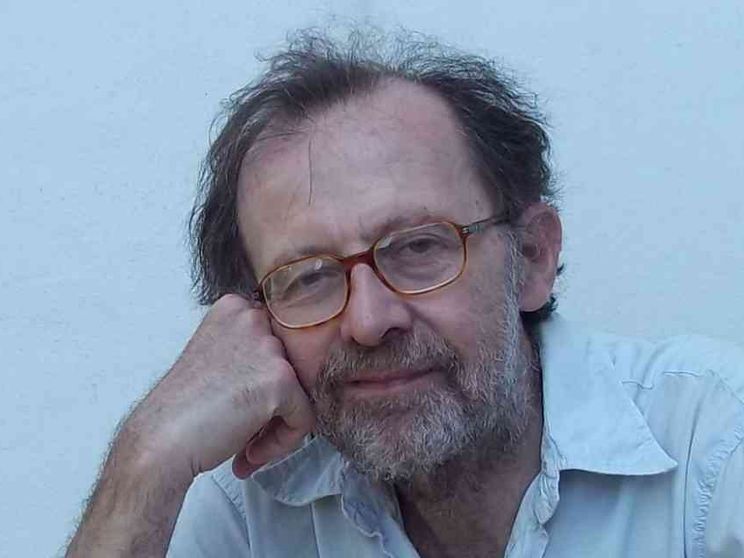 Le ultime e tenaci luci di Natale