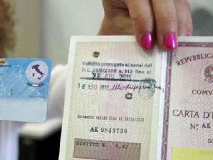 Tornano i «genitori 1 e 2» su documenti e moduli scolastici degli under 14