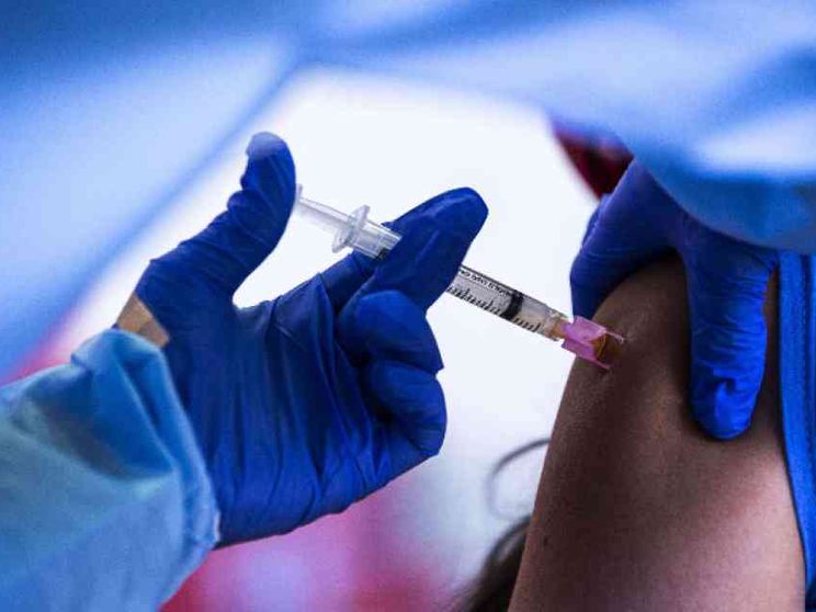 «Vaccinarsi è un impegno morale, è così che ci si salva insieme»
