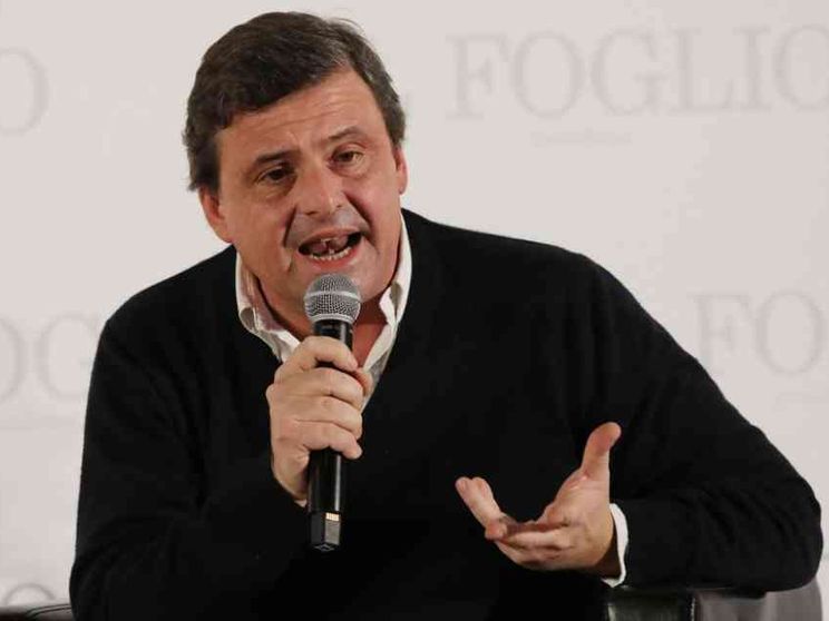 Calenda: «Scelta poco lucida È suicidio politico dei dem»
