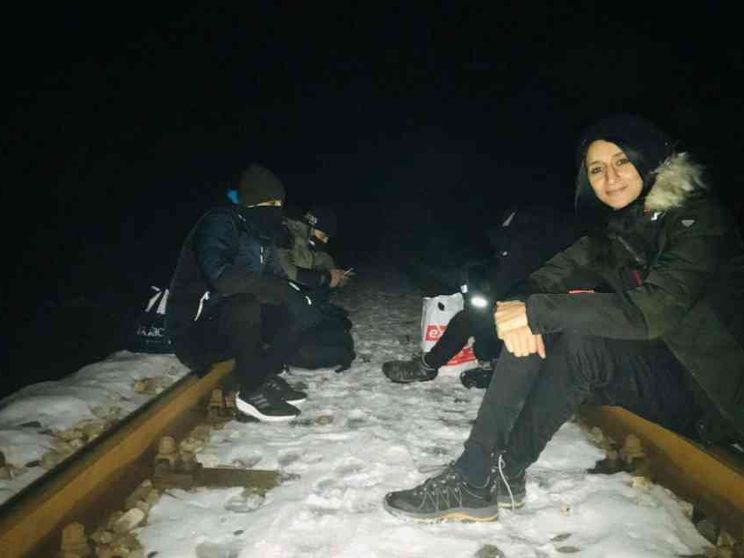 Soufi, l'attivista sulla Rotta Balcanica con i suoi compagni di viaggio