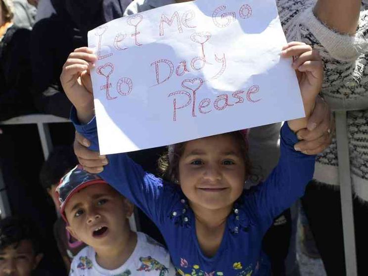 «Salviamo i bambini dell’isola di Lesbo»