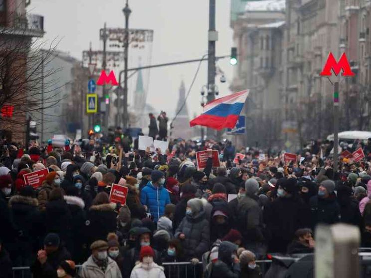 In piazza per Navalny, oltre mille fermati
