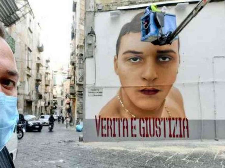 «Baby-boss onorati come santi», Napoli alla guerra dei murales