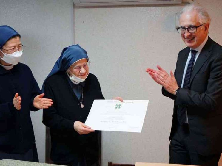 Suor Maria Dorotea D'Oto diventa «ufficiale della Stella d'oro»