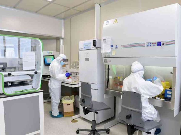 L’idea di produrre il vaccino in Italia: si può fare, ma servono soldi e tempo