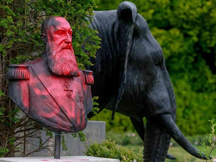 «Più libertà per la storia "corretta" e imbavagliata»