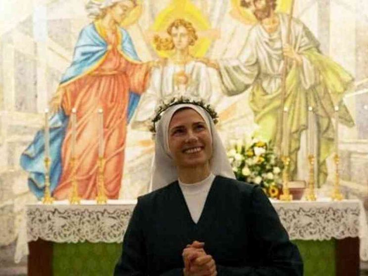 Ilenia, dalla pistola al Rosario. Don Rubén, ragazzo senza Dio