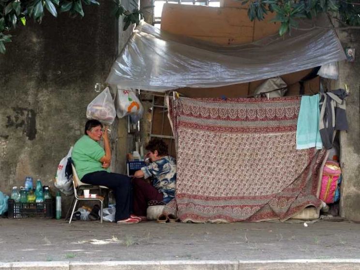 Sicilia e Campania le regioni europee con più povertà