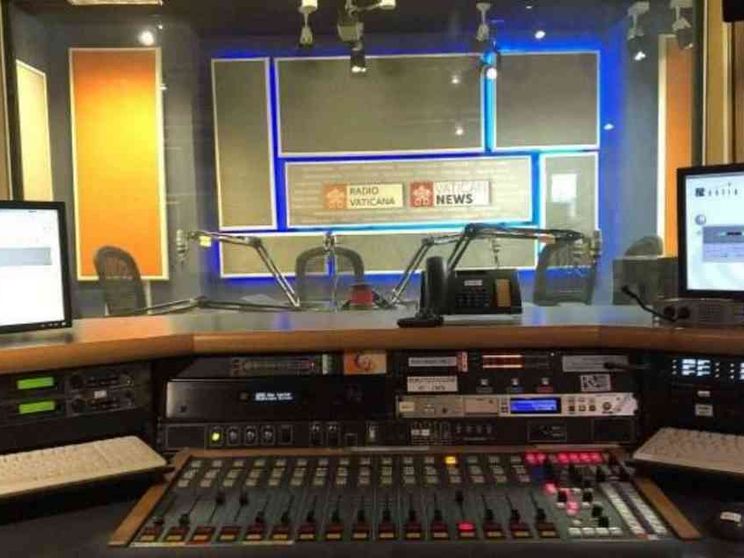 La Radio Vaticana compie 90 anni, tra vecchie e nuove tecnologie