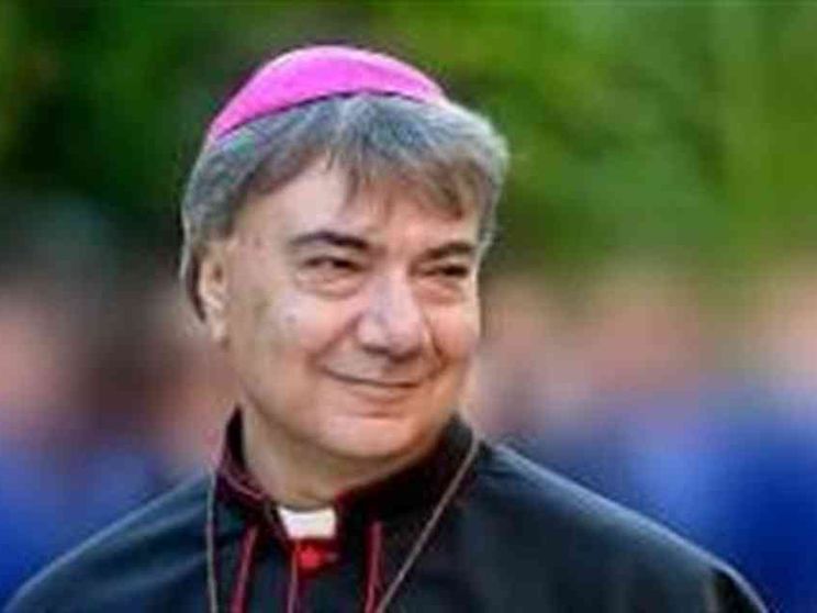 Positivo al tampone l'arcivescovo di Napoli, Domenico Battaglia