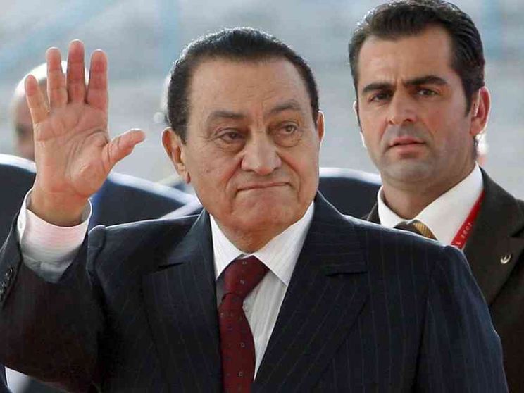 Dieci anni fa la fine di Mubarak. Ma chi dissente finisce in galera