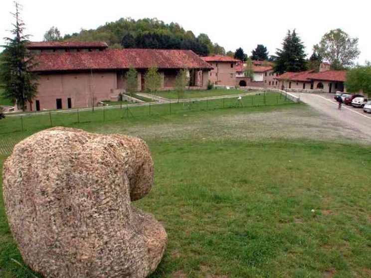 L'ex priore Enzo Bianchi rifiuta di trasferirsi a Cellole come concordato