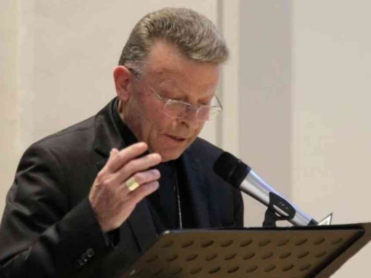 Il vescovo Trasarti ricoverato in ospedale per il coronavirus