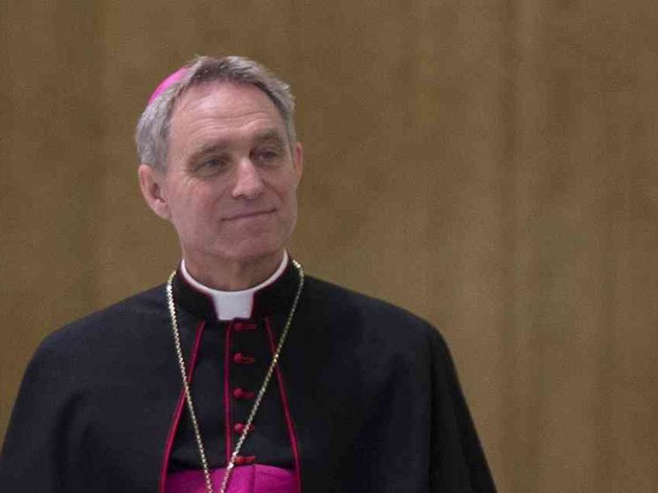 Monsignor Gänswein: lasciamoci turbare dalla Via Crucis di Gesù