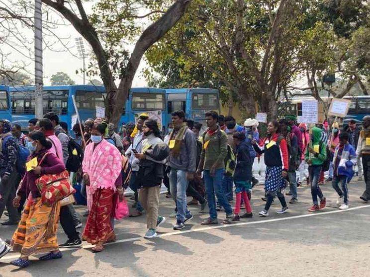 Calcutta, il Covid ha svuotato gli slum: i disoccupati in fuga verso la carestia